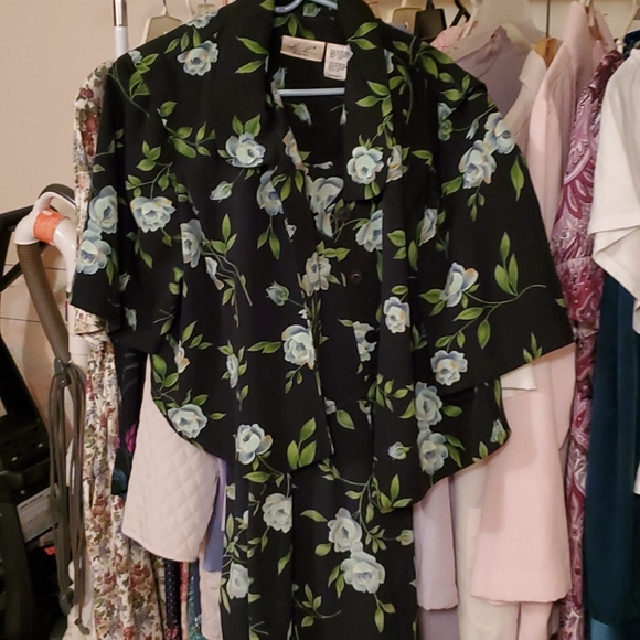 Beautiful dress with jacket - Picture 2 of 12